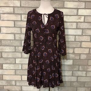 3for$20 mini dress/ long blouse size 8 runs smaller towards small